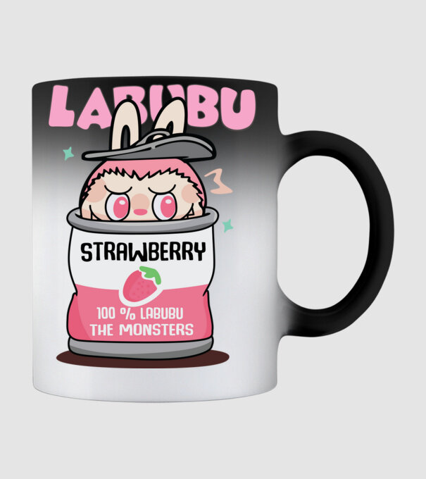 Strawberry Labubu model negru pe tricou