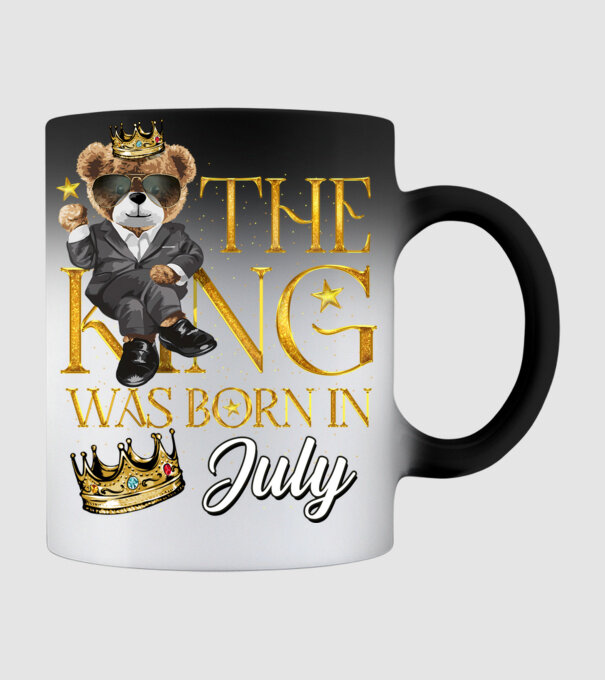The king was born int JULY model negru pe tricou