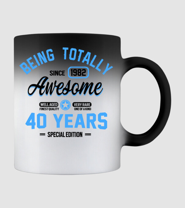 40 years of being totally awesome model negru pe tricou