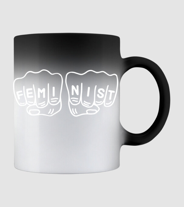 Feminist model negru pe tricou