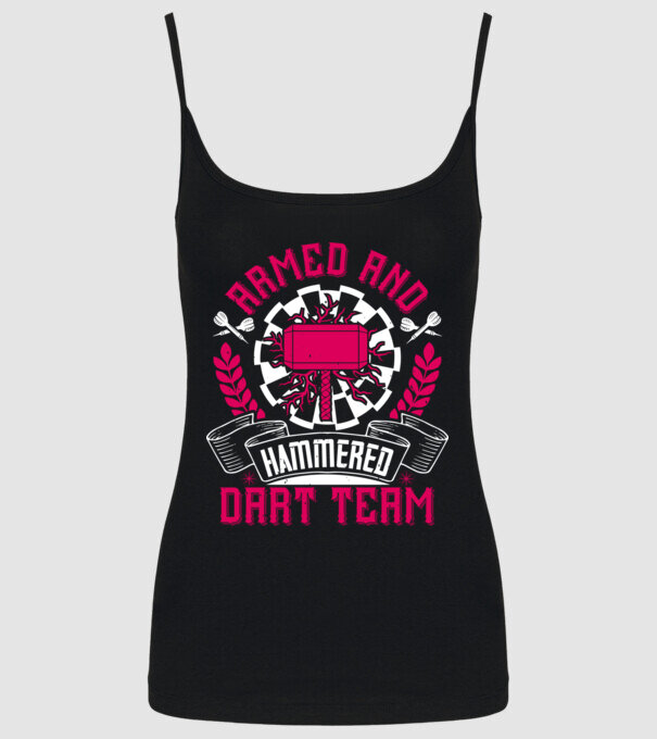 Armed and Hammered dart team model negru pe tricou