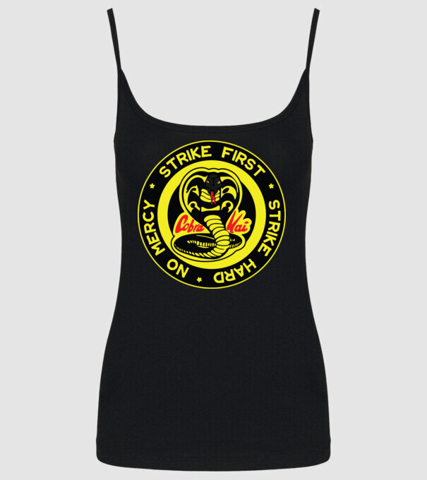 Strike first strike hard logo model negru pe tricou