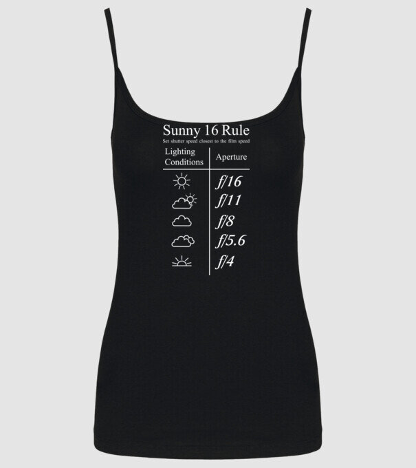 Sunny 16 Rule model negru pe tricou