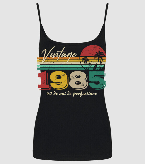 VINTAGE 1985 model negru pe tricou
