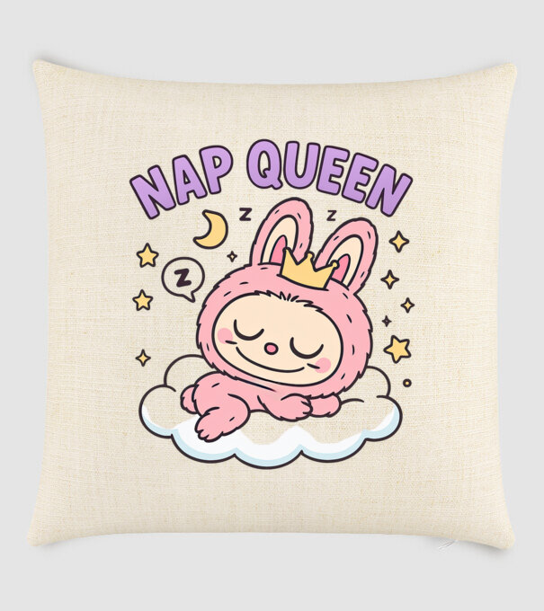 Nap Queen model nisipiu pe tricou