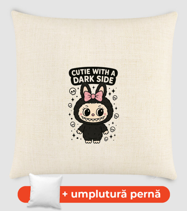 Cutie with a dark side model nisipiu pe tricou