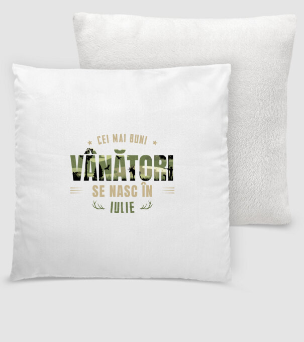 Cei mai buni vânători se nasc în iulie model alb pe tricou
