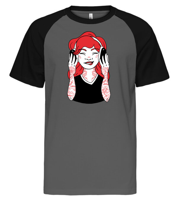  model  pe tricou