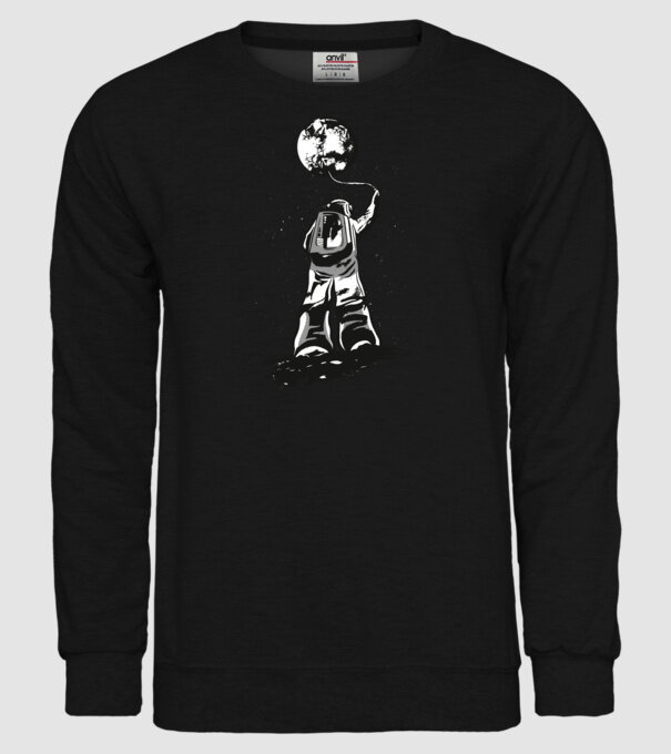 Astronaut Lună model negru pe tricou