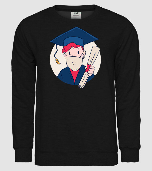 model negru pe tricou