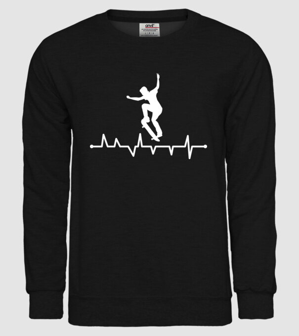 Heartbeat Skateboarder model negru pe tricou