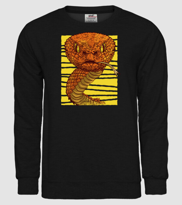 Cap de șarpe model negru pe tricou