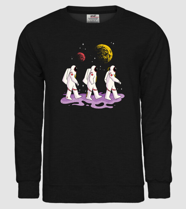 Plimbare Astronaut model negru pe tricou