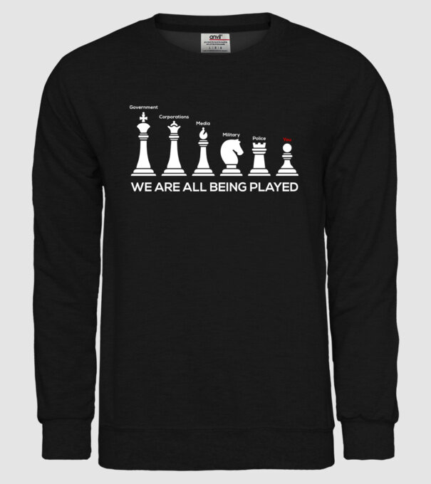 We are all being played model negru pe tricou