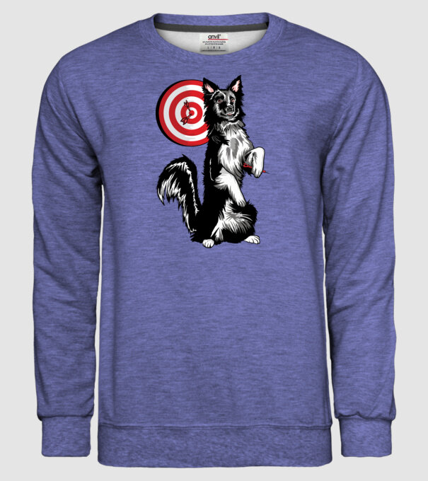 Câine cu Darts model albastru jeanși pe tricou