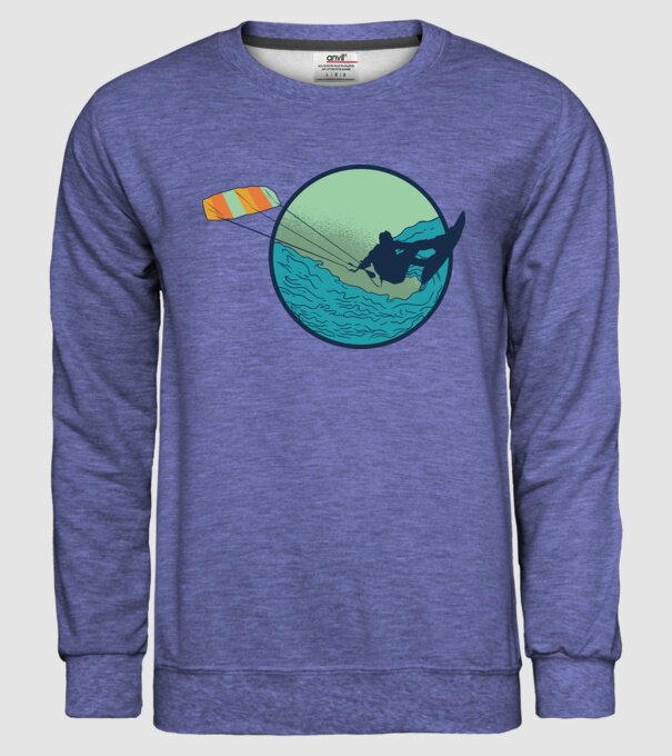 Tricou Kitesurf model albastru jeanși pe tricou