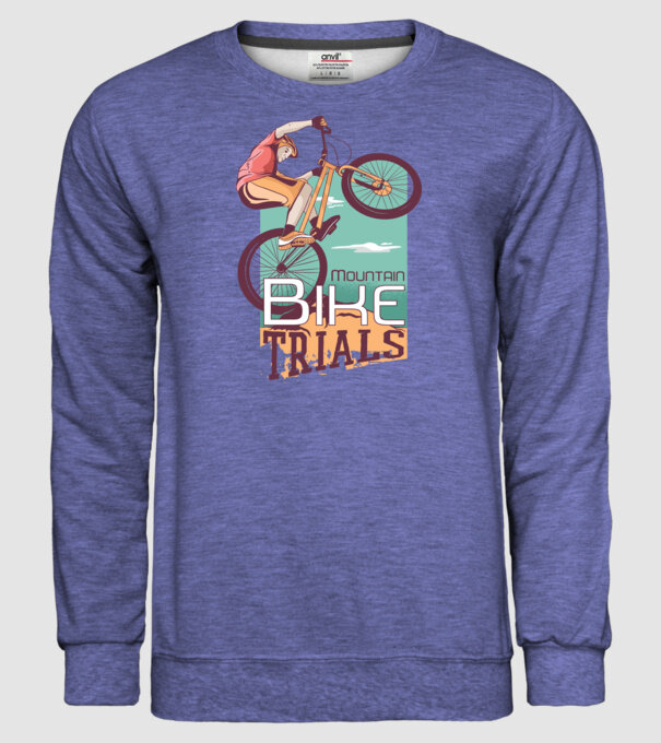 Truc Mountainbike model albastru jeanși pe tricou