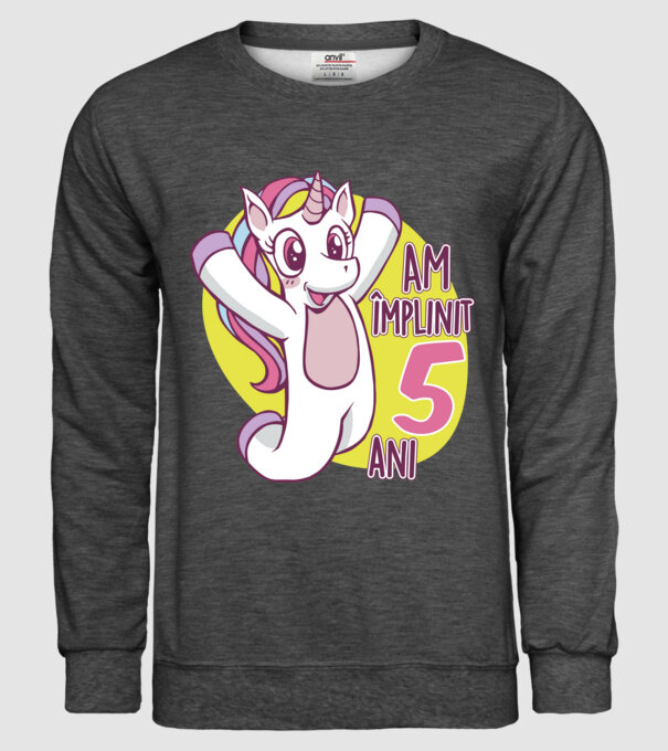 Am împlinit 5 ani model gri închis pe tricou