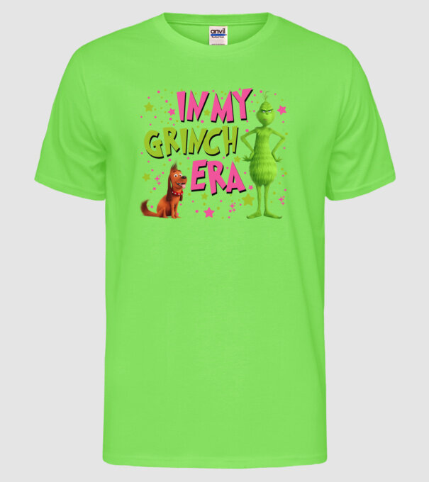 In my Grinch era model verde neon pe tricou