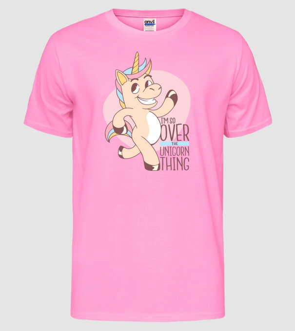 Am trecut de mult peste perioada de Unicorn model roz neon pe tricou