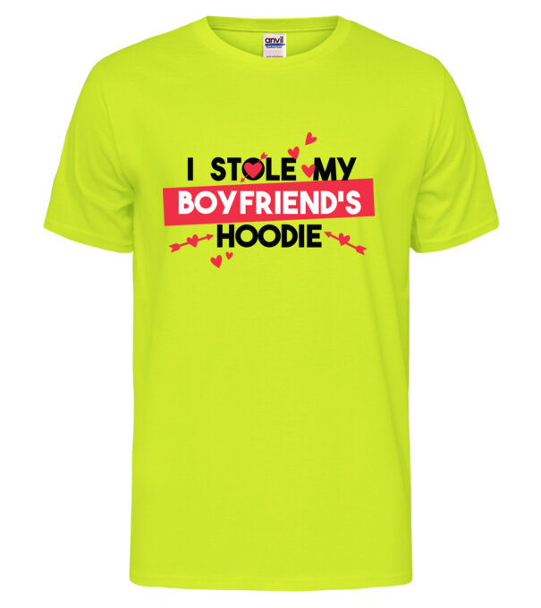  model  pe tricou