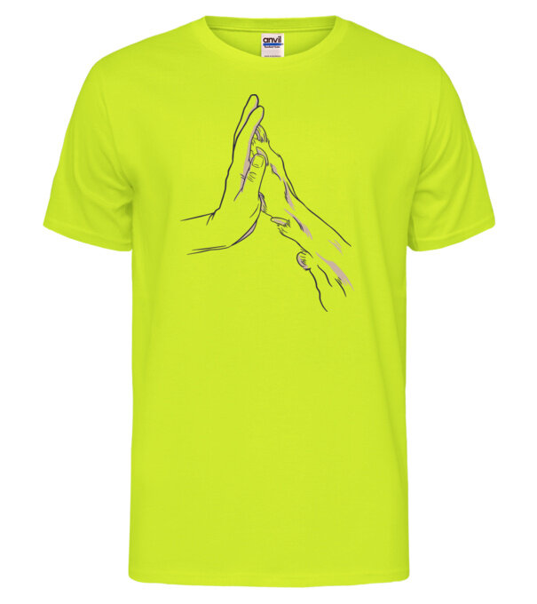  model  pe tricou