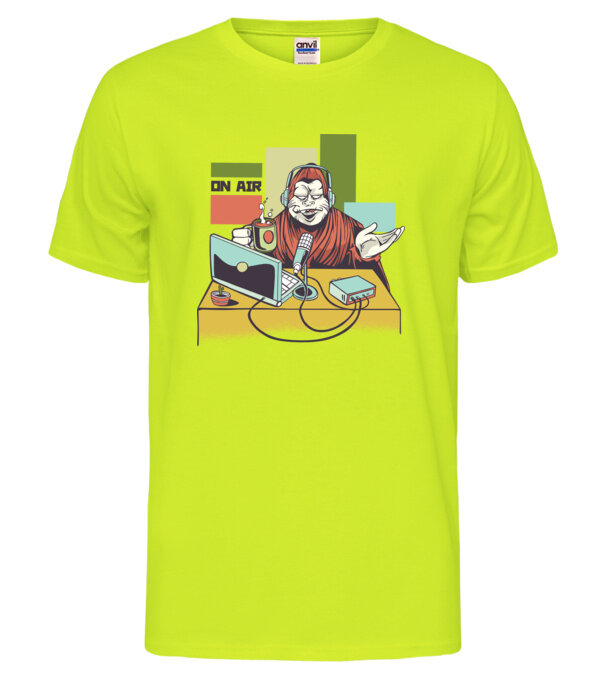  model  pe tricou