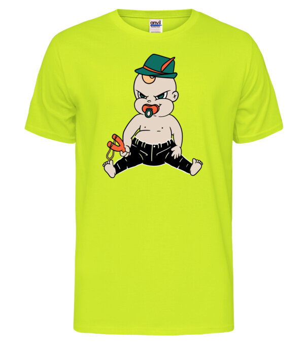  model  pe tricou