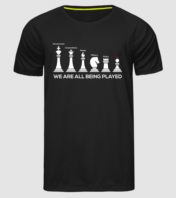 We are all being played model negru pe tricou