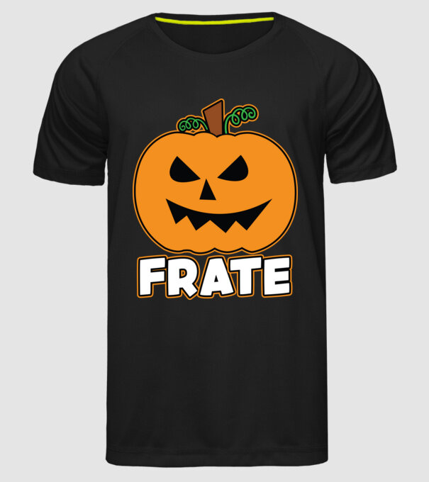 frate model negru pe tricou