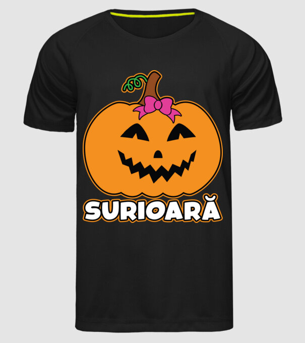 surioară model negru pe tricou