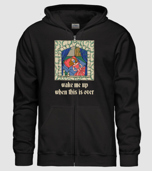 Prințesă de basm cu mască model negru pe tricou