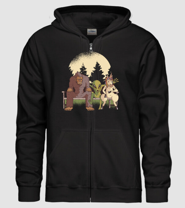 Creaturi mitice model negru pe tricou