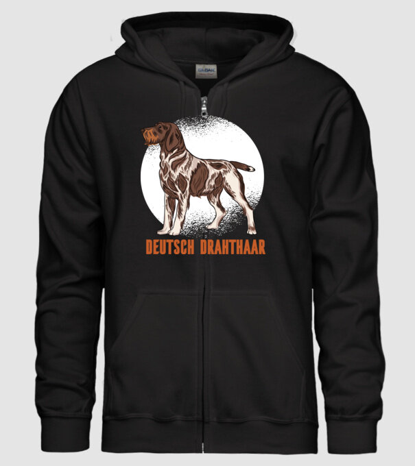 Brac german cu păr sârmos model negru pe tricou