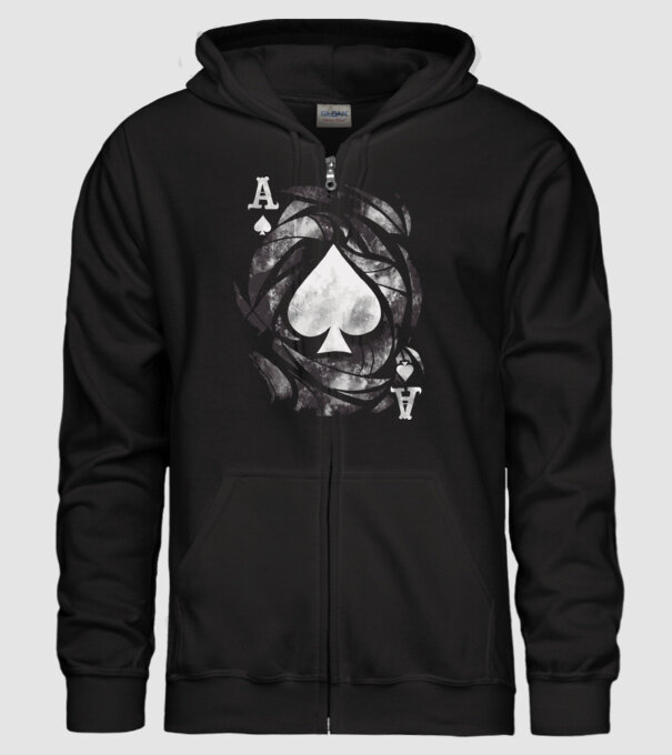 As de pică model negru pe tricou