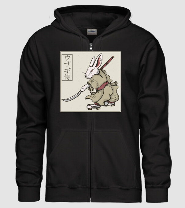 Iepure Samurai model negru pe tricou