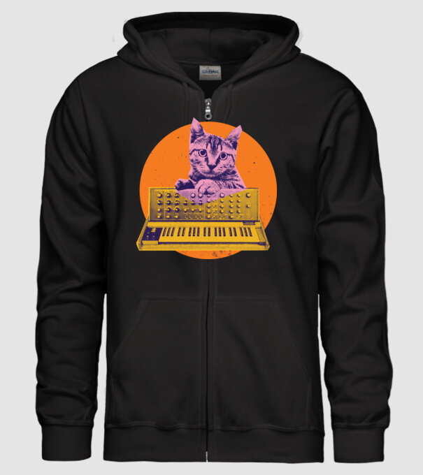 Pisică cu sintetizator model negru pe tricou
