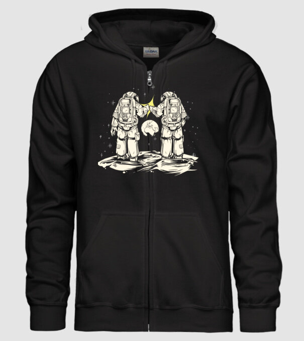 Prieteni Astronaut model negru pe tricou