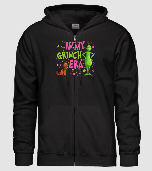 In my Grinch era model negru pe tricou