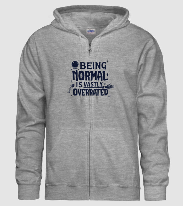Being Normal is Vastly Overrated model gri pe tricou