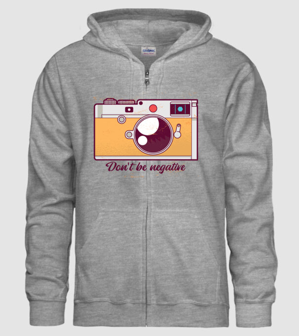 'Don''t be negative - tricou cu fotografie' model gri pe tricou