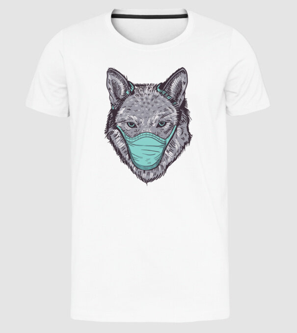 model alb pe tricou