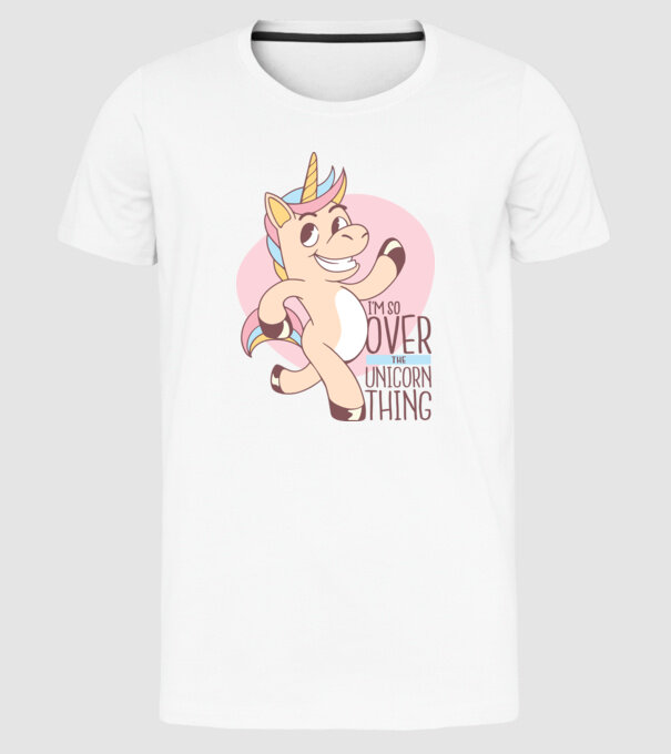 Am trecut de mult peste perioada de Unicorn model alb pe tricou