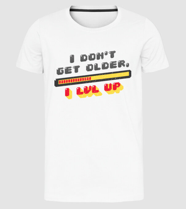 Eu nu îmbătrânesc, trec la nivelul următor Gamer, tricou zi naștere model alb pe tricou