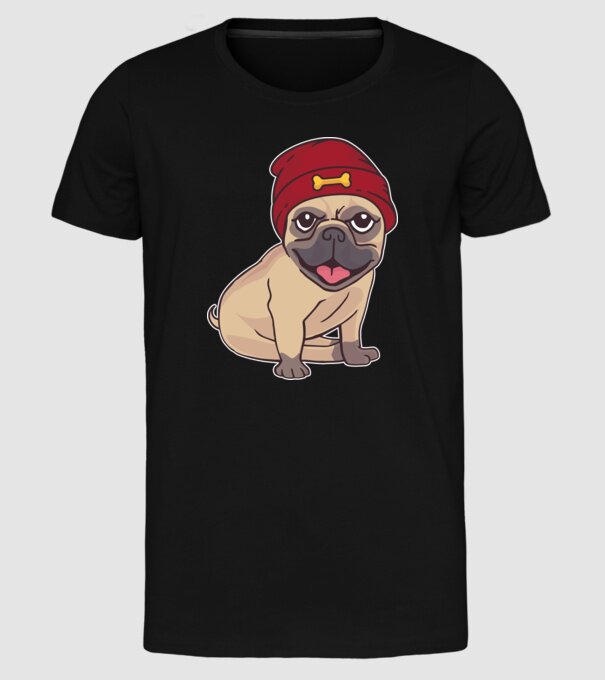 Mops cu șapcă model negru pe tricou