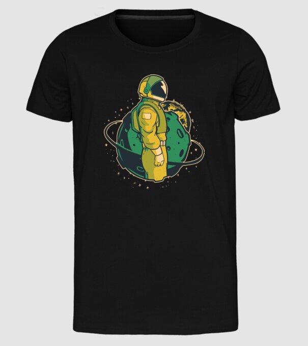 Astronaut model negru pe tricou