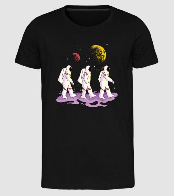 Plimbare Astronaut model negru pe tricou