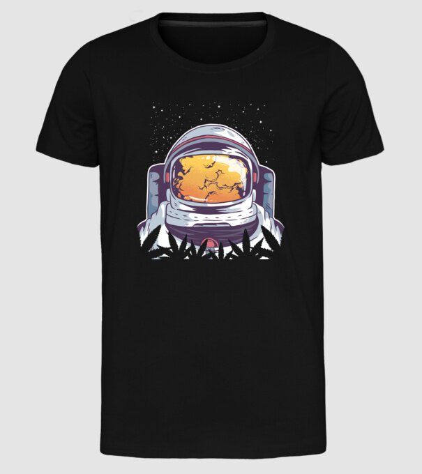Astronaut Smoker model negru pe tricou
