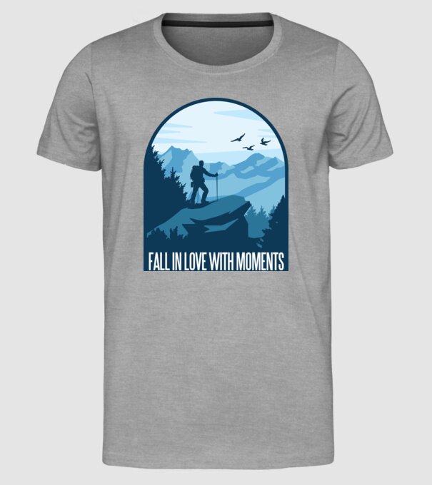 Fall in love with moments model gri pe tricou