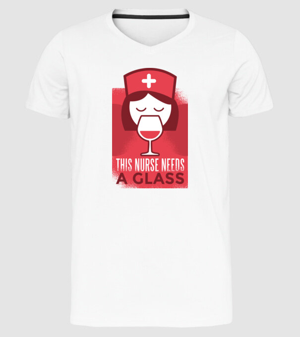 Această asistentă are nevoie de un pahar de vin model alb pe tricou